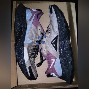 Nike Women's Purple and Black Athletic Shoes